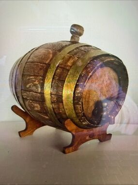 Vintage oak Whiskey/wine barrel